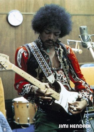 33 Famous Guitarists: Their First Guitar & How They Learned To Play | Equipboard