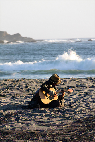 seaside-musician-by-naotakem